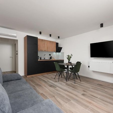 Aura Exclusive Apartment & Room Zara Esterno foto