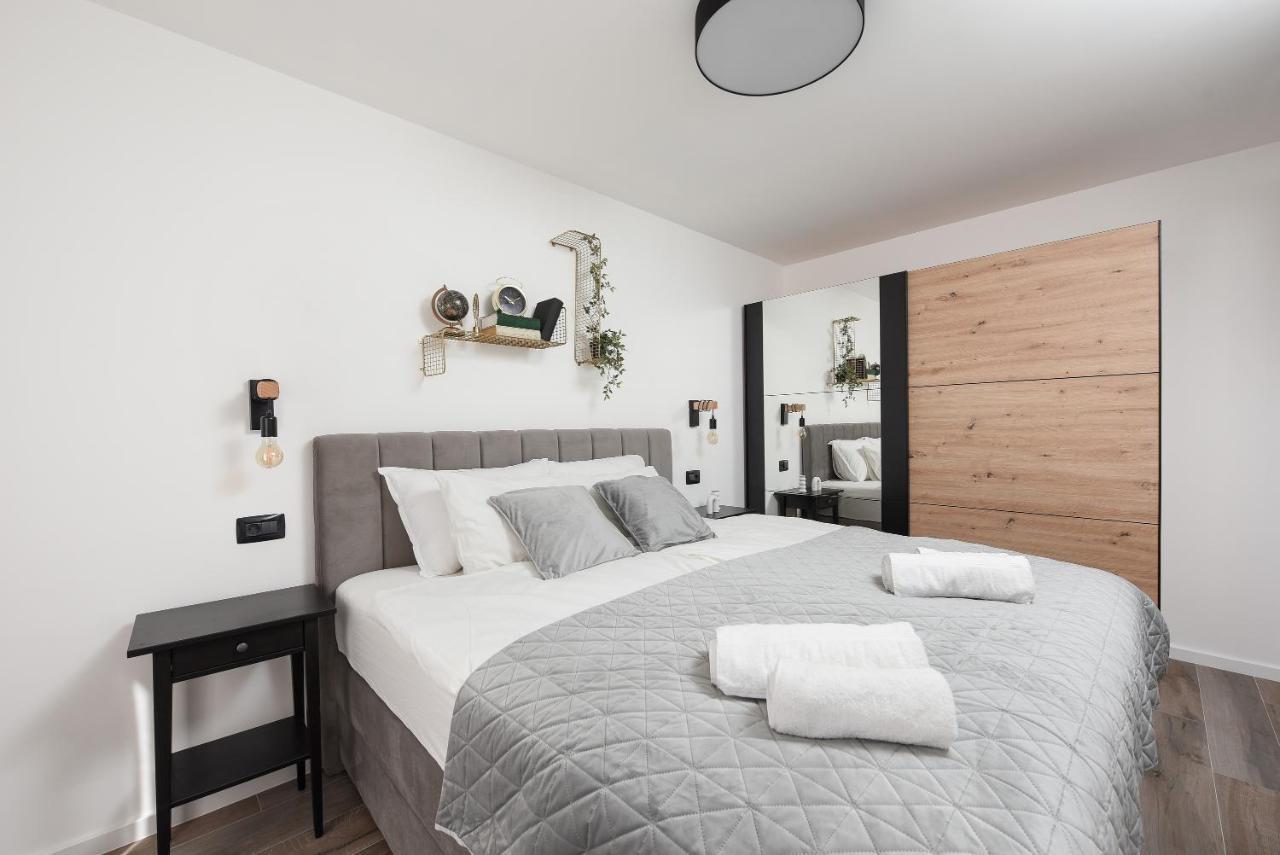 Aura Exclusive Apartment & Room Zara Esterno foto