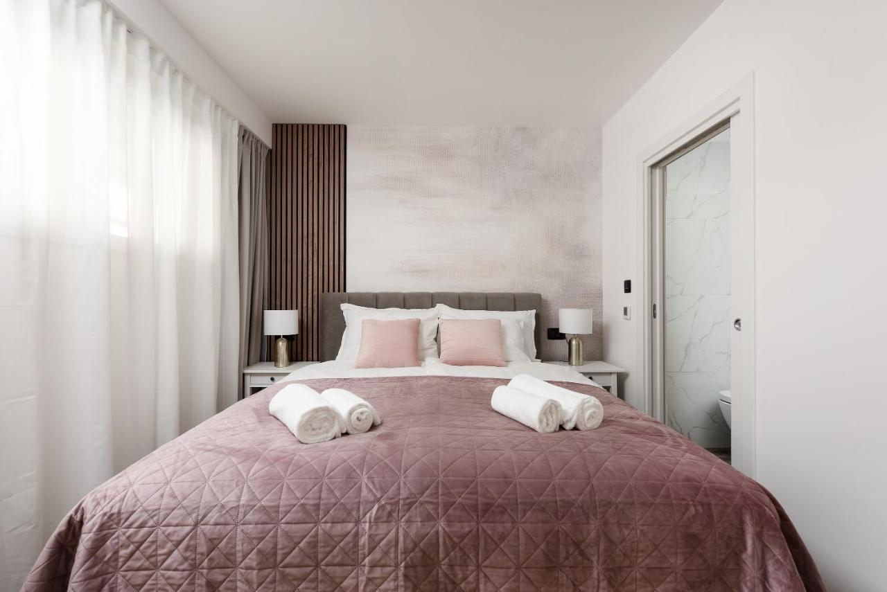 Aura Exclusive Apartment & Room Zara Esterno foto