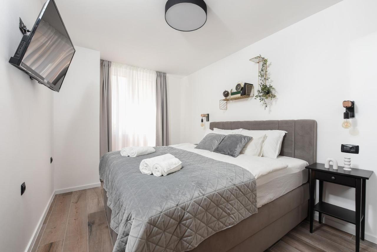 Aura Exclusive Apartment & Room Zara Esterno foto