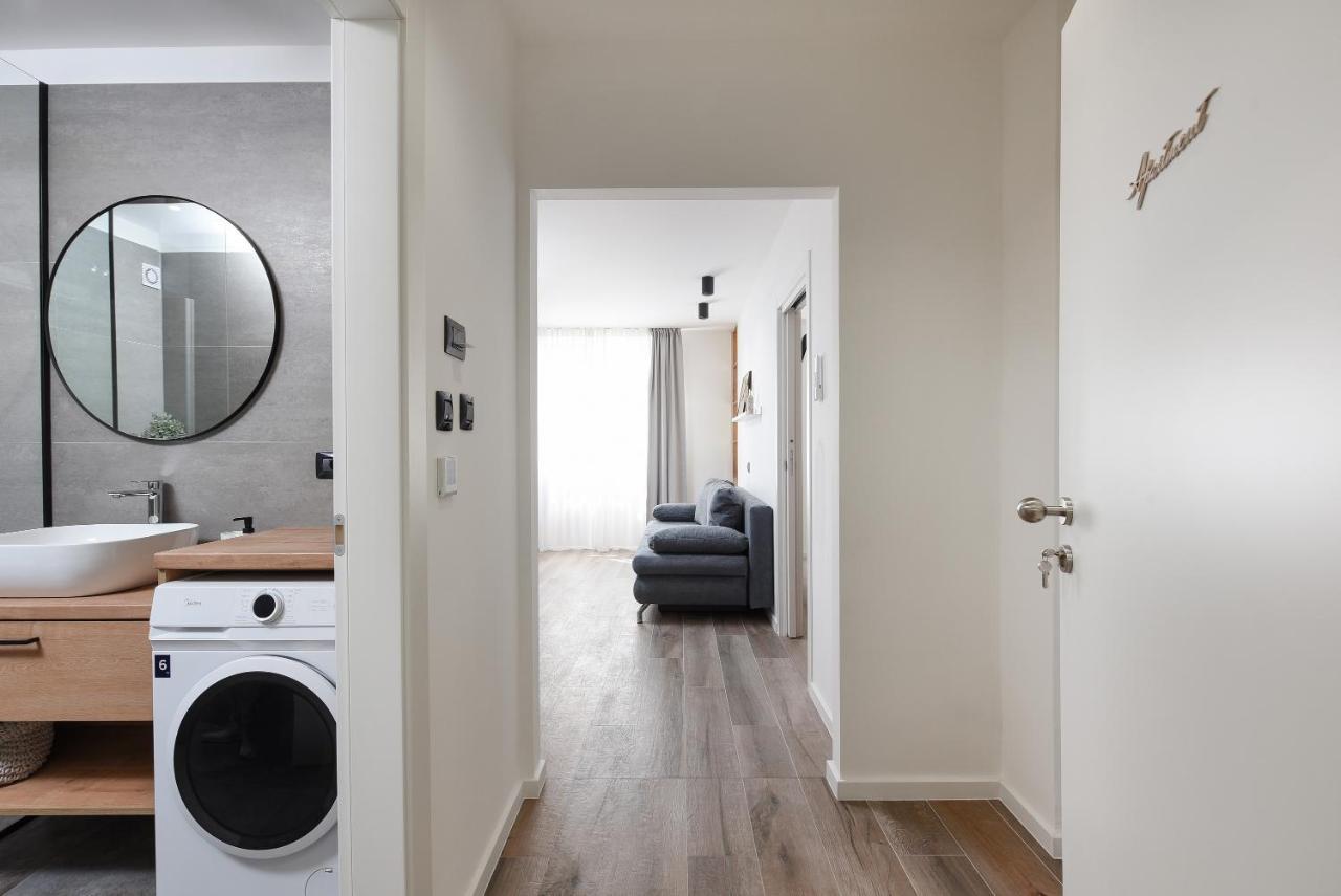 Aura Exclusive Apartment & Room Zara Esterno foto