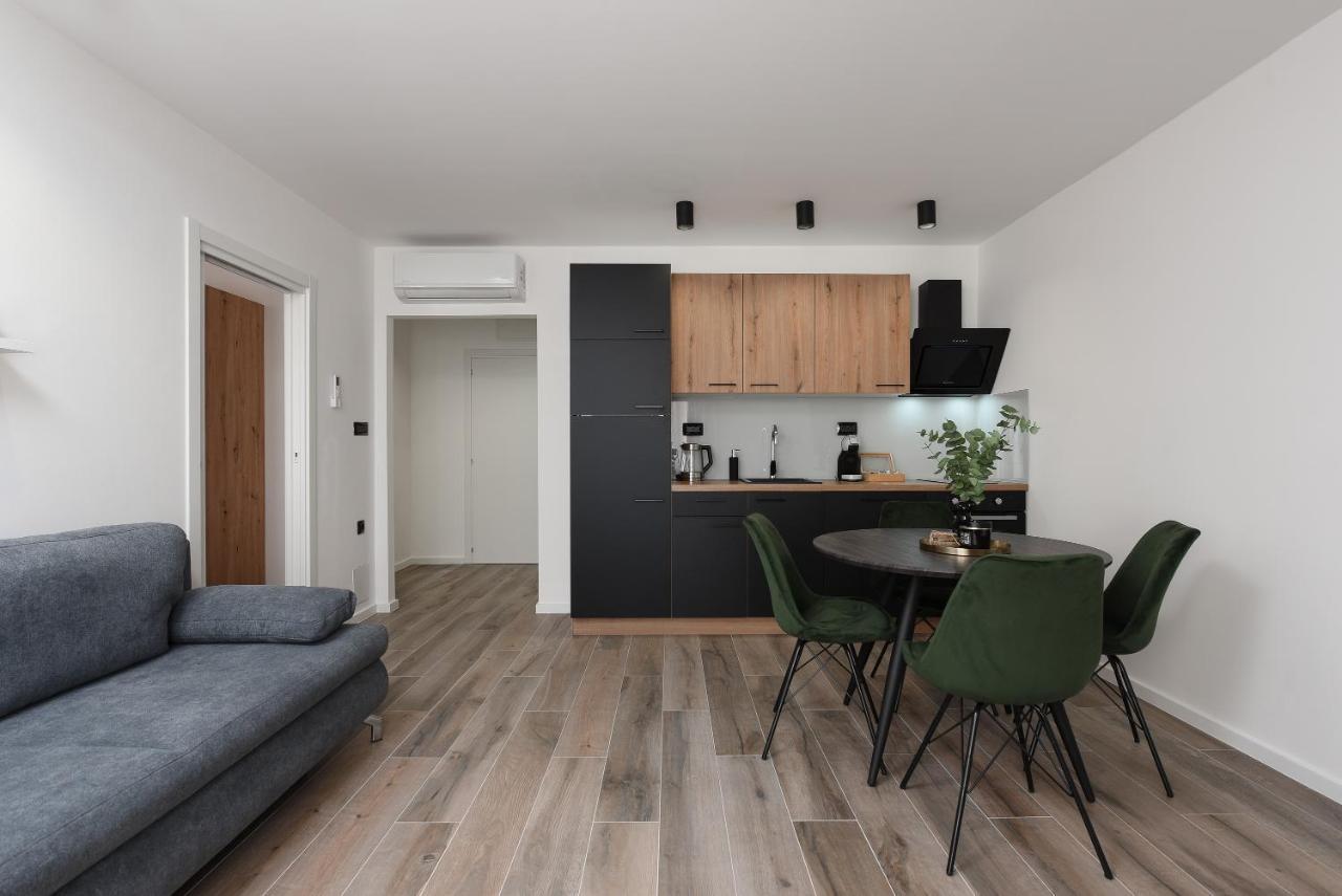 Aura Exclusive Apartment & Room Zara Esterno foto