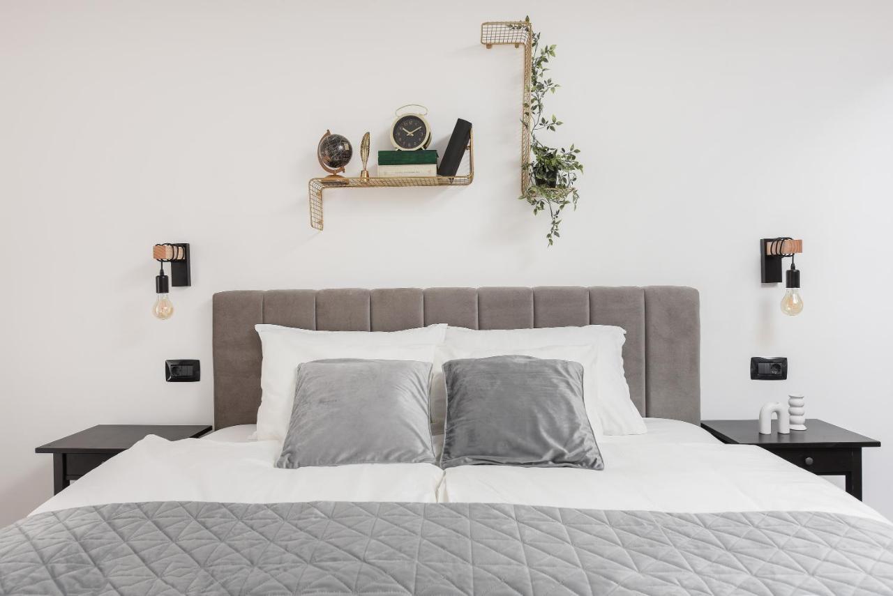 Aura Exclusive Apartment & Room Zara Esterno foto