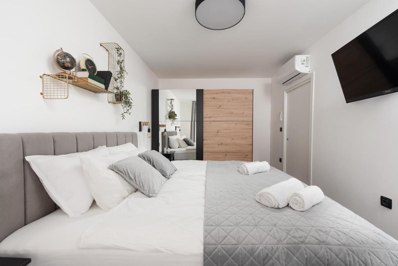 Aura Exclusive Apartment & Room Zara Esterno foto