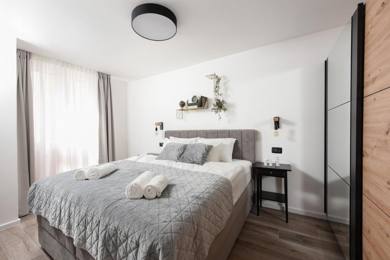Aura Exclusive Apartment & Room Zara Esterno foto